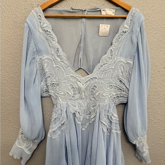 ASOS Embroidered Floral Pleated Cut Out Mini Dress in Light Blue Size 12 NWT - Picture 6 of 9